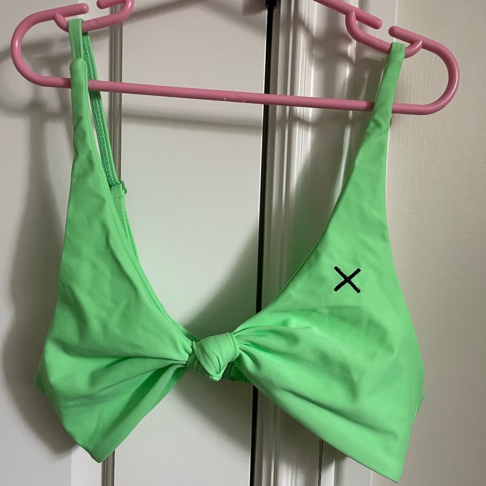Boutine LA bikini top NWT
